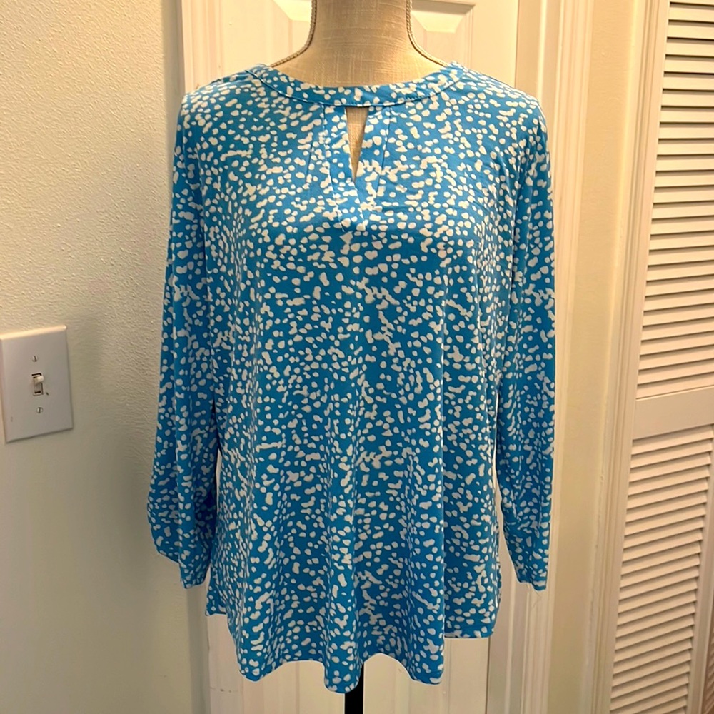 Cure keyhole front blouse